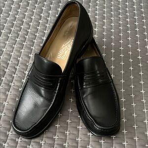 *SALE  Salvatore Faragamo  Black Leather Penny Loafers Slip-On Classic Size 10.5